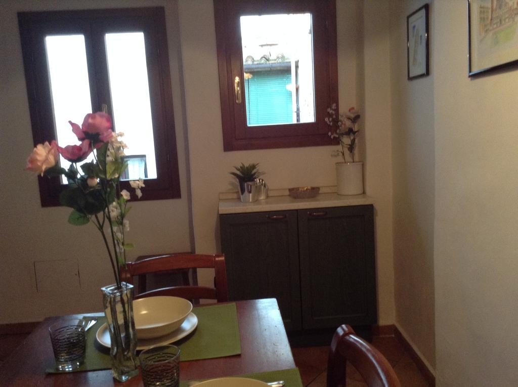 Vellutini Number One Apartment Florence Bilik gambar